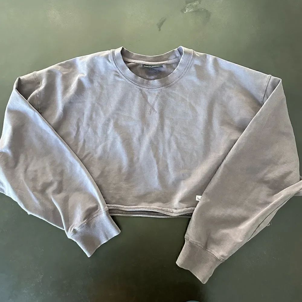 LVFT Crop Long Sleeve